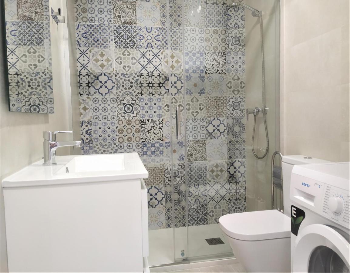 1 Bedroom Beachfront Apartment At Torecilla Beach نيرخا المظهر الخارجي الصورة